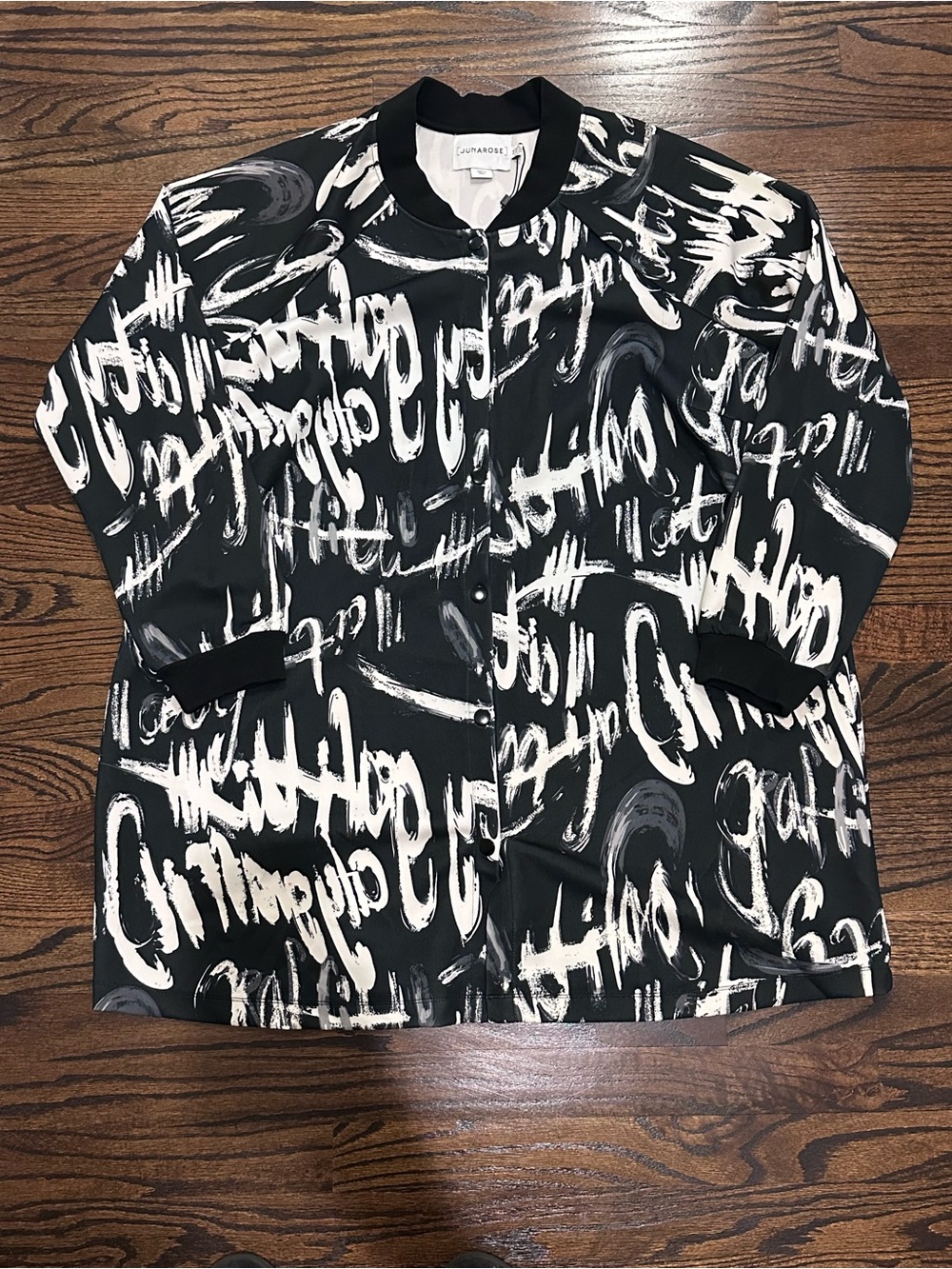 Junarose Black & White Script-Print Casual Button Down Shirt